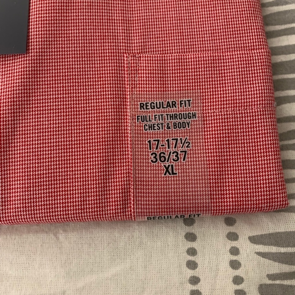 Button down - Picture 3 of 3
